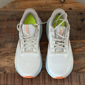 Brooks Glycerin 21 GTS Women's White and Orange Athletic Shoes
